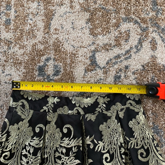 Elegant Black and Gold Lace Skirt - Picture 7 of 8